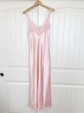 Vtg Victoria’s Secret Gold Label Pink Satin Maxi Slip Dress Nightgown Lace
